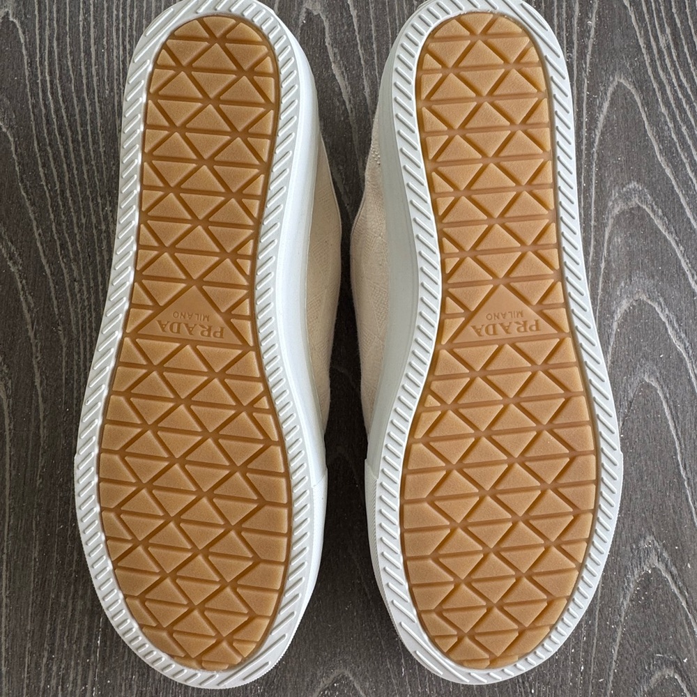 Prada Off-White Low Top Sneakers - NEW - Picture 5 of 10